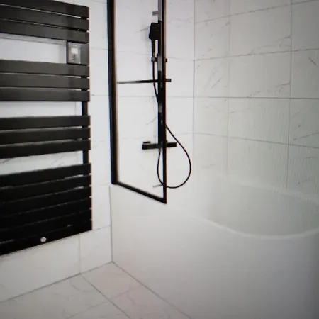 6 Arr Apartment *